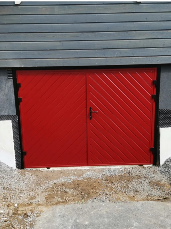 Viistouritettu pariovi asennettuna Järvenpäässä