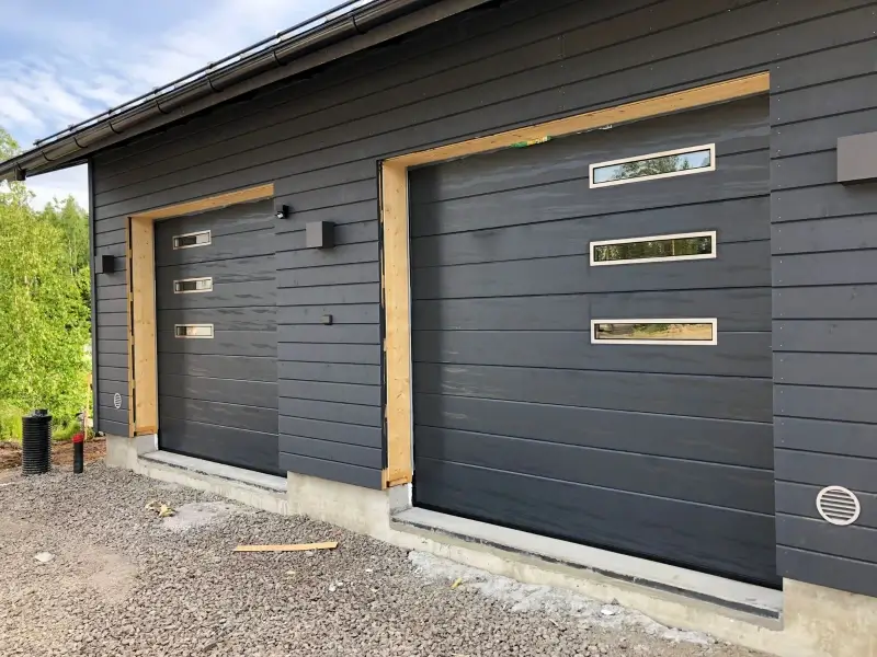 Nosto-ovet design-ikkunoilla Vääksyssä