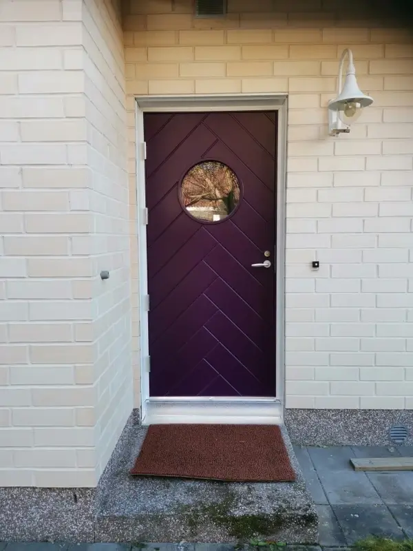 Ulko-oven uusiminen Lahdessa